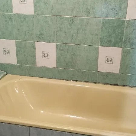 Radvanka напівособняк з власним двором Uzhhorod